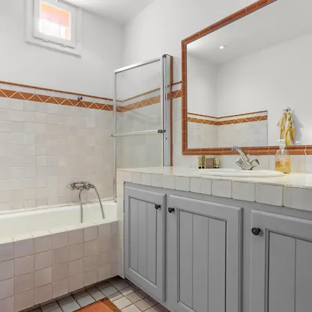 Maison Grillons * 쎙뜨호뻬